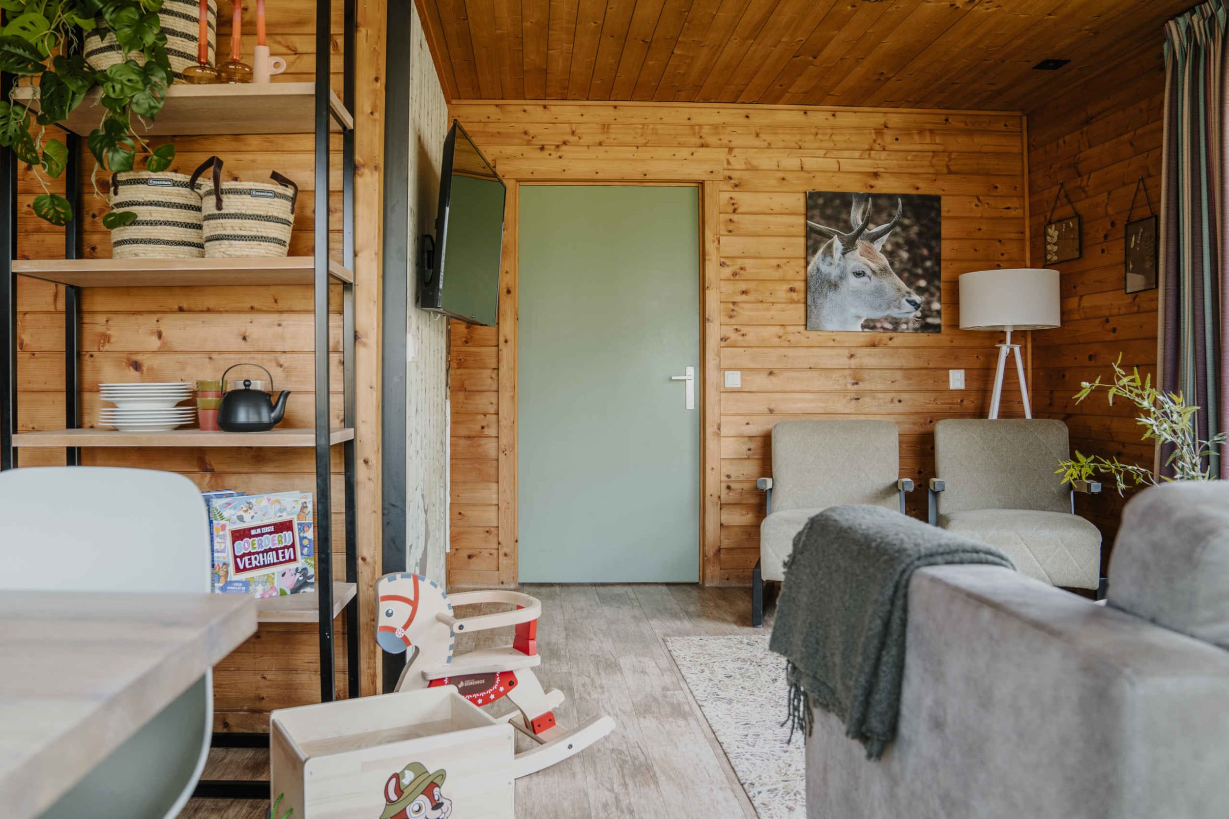 woonkamer-bank-luxe-kidsbungalow-damhert-vakan