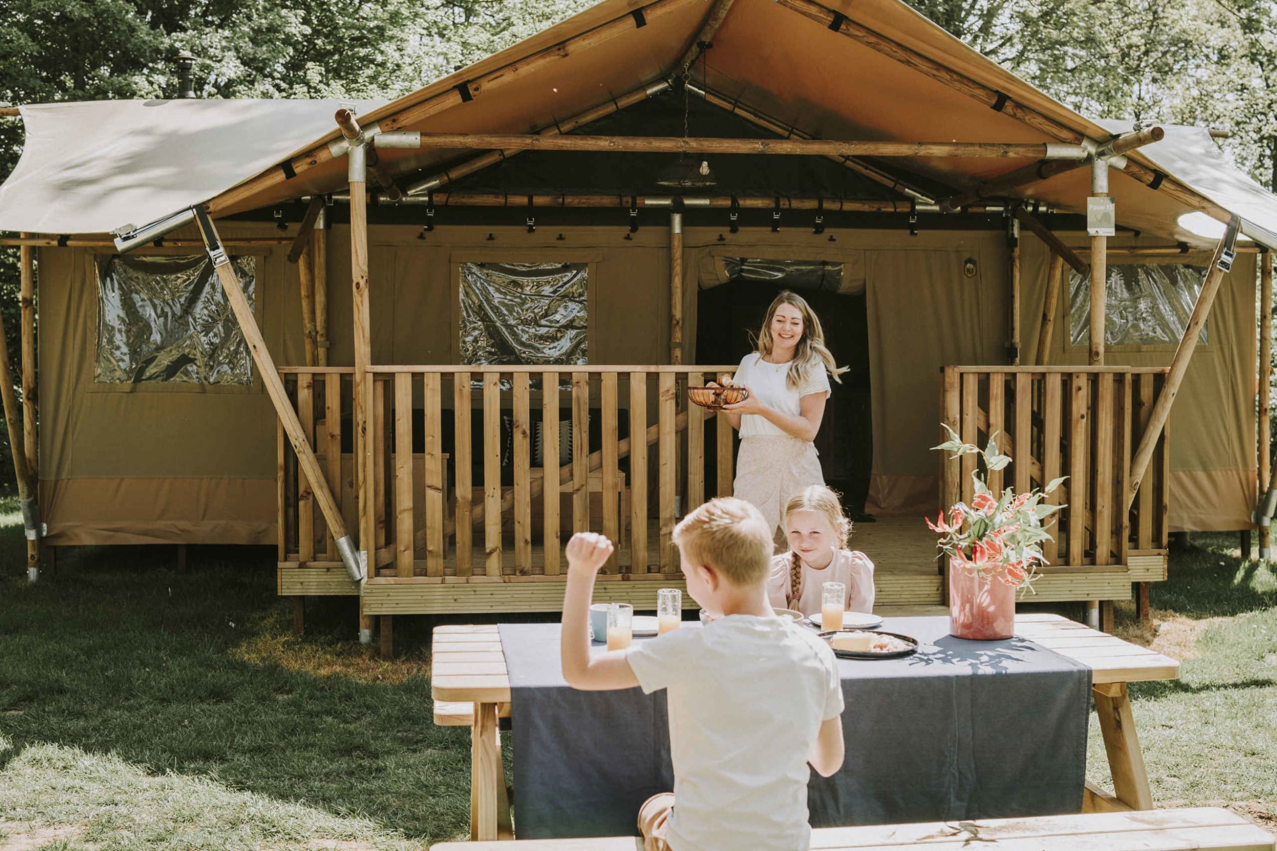 terras-luxe-kids-lodgetent-pauw-vakantiepark-d